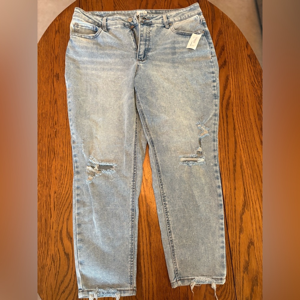 Time and Tru Women's Light Blue Straight Leg Jeans